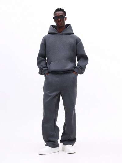 Conjunto de sudadera con capucha y pantalones deportivos
