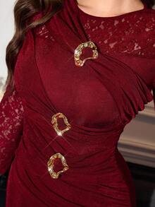 Modelyn 蕾丝拼接金属扣褶裥收腰修身长袖连衣裙，秋季款 - 酒紅色 - 查看 4