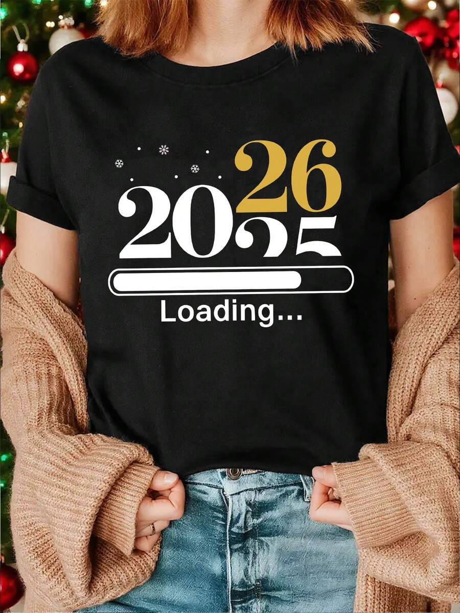 SHEIN 2026新年快乐 女式休闲时尚创意个性化清新可爱简约数字丝带皇冠图案字母标语印花宽松基础款短袖T恤,新年氛围,适合女性 - 黑色 - 查看 1