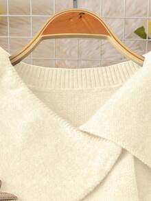 Franclia Cardigan Elegan dengan Kancing Bintang Laut Metalik, Kerah Besar, Desain yang Mengencangkan Pinggang, dan Potongan yang Mempesona - Terinspirasi dari Gaya Blogger Fashion Eropa - Krem - View 4