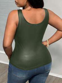 Slaydiva Top de cami de piel sintética negra informal y versátil con cuello en U profundo y espalda de tirantes anchos para tallas grandes - Verde Oscuro - Ver 2