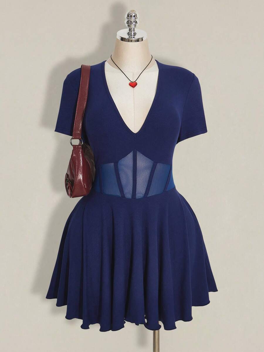 SHEIN ICON 加大码黑色 V 领短袖针织连衣裙，腰部镂空鱼骨针织连衣裙，Y2K，暑假，女士夏季连衣裙，毕业典礼和返校服装 - 藏蓝色 - 查看 1