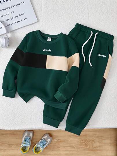 SHEIN Playful Pals 男童两件套运动服套装，字母印花“SIMPLE”设计，套头卫衣和配套运动裤，舒适休闲，适合日常、运动、街头、上学、家庭穿着，现有绿色、黑色、杏色可选。