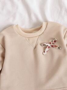 SHEIN 1pc Baby Girl Beige Autumn Cute Modest Matching Family Sweatshirt Top Patchwork Floral Print Bow Knot Long Sleeve Ruffle Hem A-Line 2 In 1 Thick Dress - Khaki - View 6