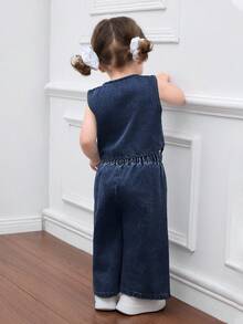 SHEIN HEIN 女童牛仔背带上衣和松紧腰裤两件套，儿童休闲度假波西米亚风家居服，毕业/派对/度假套装，秋季儿童休闲舒适装 - 深色水洗藍 - 查看 2