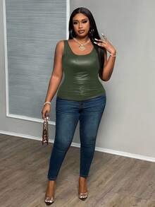 Slaydiva Top de cami de piel sintética negra informal y versátil con cuello en U profundo y espalda de tirantes anchos para tallas grandes - Verde Oscuro - Ver 6