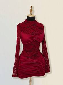 SHEIN ICON 女士优雅性感纯色蕾丝拼接迷你连衣裙 - 酒紅色 - 查看 5