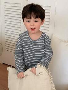 DAZY 2pcs Toddler Boys' Round Neck Striped Cartoon Embroidered Top And Pants Pajama Set - Grey - View 4