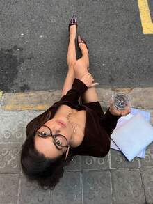 Siren Gaze 2025秋季女装优雅别致丝绒长袖西装外套短裤套装，适合办公室女性，尽显老钱风范，亦可作为派对、婚礼宾客礼服、外出通勤必备单品、冬季过渡时尚、圣诞节和万圣节装扮。 - 咖啡棕 - 查看 6