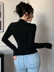 DAZY Áo thun nữ tay dài xếp ly cổ chữ V màu trơn thời trang - màu đen - Xem 2