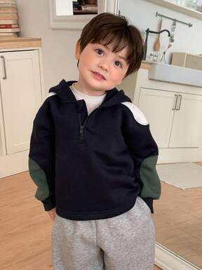 DAZY بلوزة رياضية بغطاء للأطفال الصغار، تصميم ألوان متباينة، قصة فضفاضة، أكمام طويلة