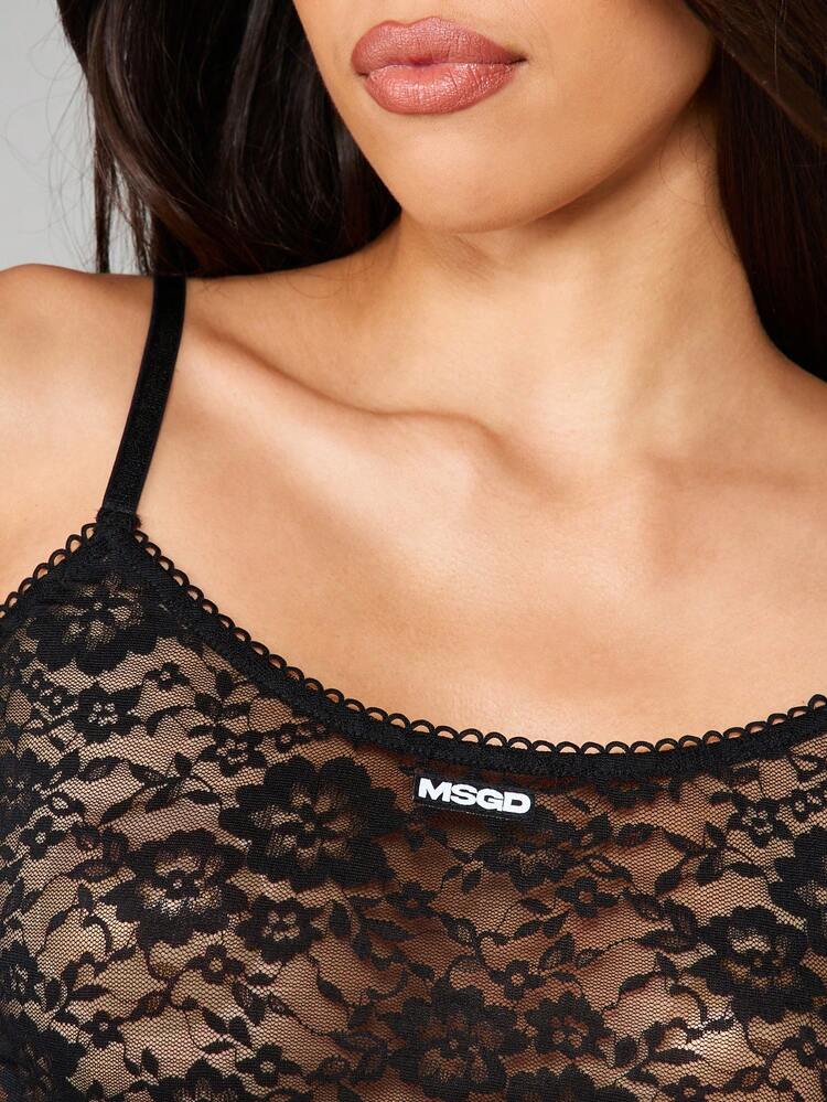 MISSGUIDED Delicate Floral Lace Camisole With Scalloped Trim And Adjustable Straps For Layering And Special Occasions