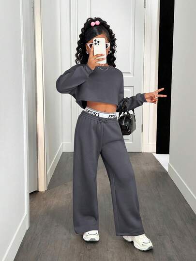SHEIN 少女休闲宽松落肩卫衣和褶皱字母腰带运动裤套装，适合日常、居家、上学穿着。