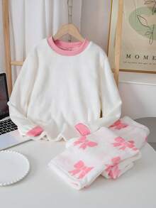 少女睡衣法兰绒家居服两件套 - 白色粉色蝴蝶结睡衣，甜美蝴蝶结印花设计，白色粉色温柔公主风法兰绒保暖面料，长袖上衣搭配长裤，蝴蝶结组合，社交媒体风格，甜美公主风，秋冬春夏假日必备少女居家睡衣套装 - 彩色 - 查看 5