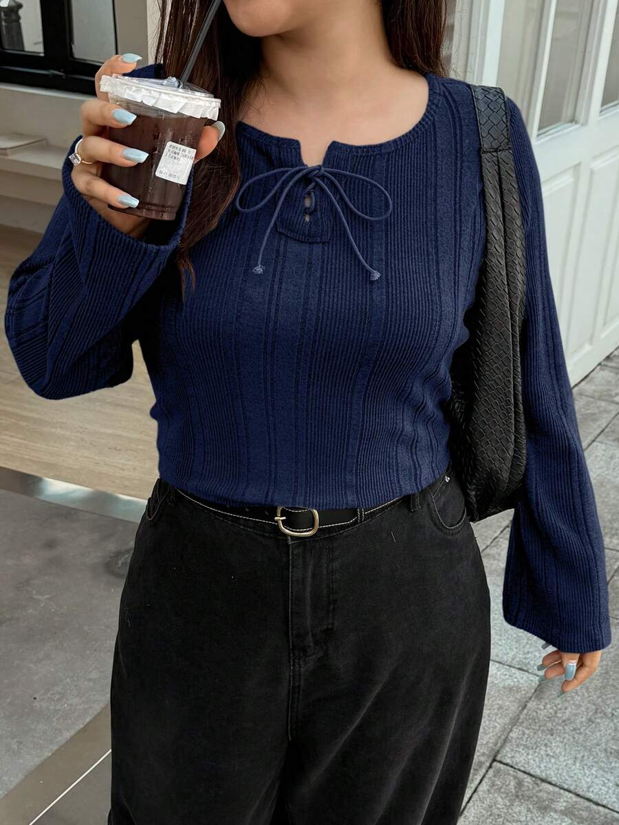 Dazy Plus 纹理面料休闲V领系带修身大码女式长袖T恤 - 藏蓝色 - 查看 1