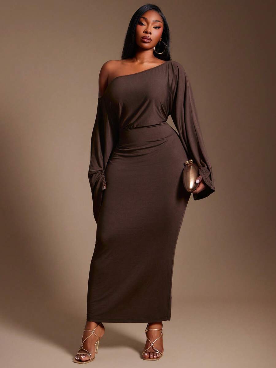 Radiana 大码女士性感优雅不对称领口收腰度假连衣裙，巧克力棕色，大地色系，两种穿法，适合宴会、盛宴、晚宴、舞会、都市、性感办公室女郎、邮轮、复古、节日、音乐会、嘉年华、郊游、层次丰富的场合、假日、约会之夜、聚会、生日、单身派对、鸡尾酒会、正式活动、端庄、时尚、夜店、可爱、休闲、外出等，凸显身材，修饰身形，打造迷人轮廓，/圣诞连衣裙 - 棕色 - 查看 1