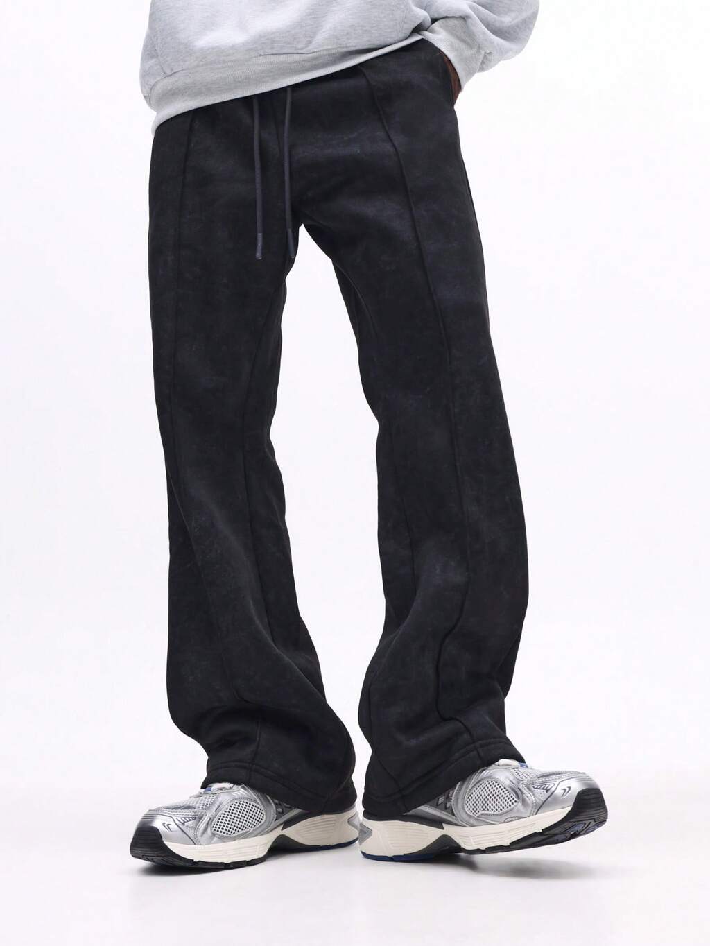 Pantaloni della tuta svasati con coulisse in vita