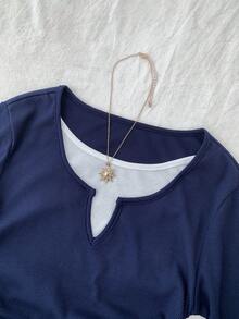 SHEIN 少女海军蓝白拼接腰部褶皱修身小Logo印花长袖针织休闲T恤 - 藍白色 - 查看 4