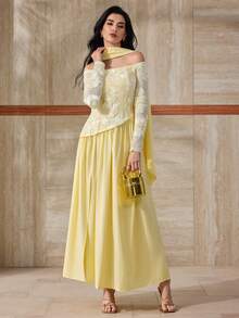 Modelyn Robe élégante à épaules dénudées, manches longues, volants et fente à l'ourlet, en jacquard floral pour femmes