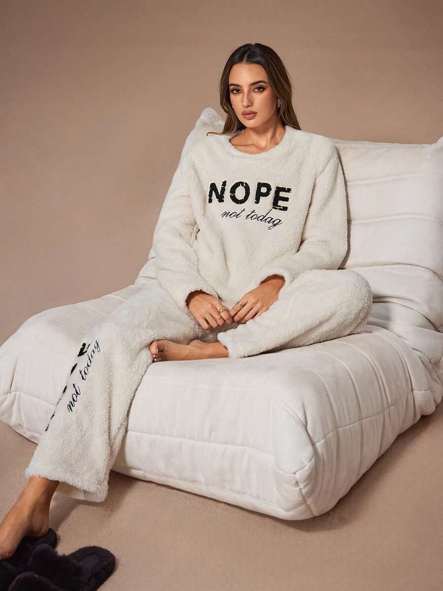 Lazeform 2pcs Plush Letter Embroidered Thick Women Pajama Set, Fluffy Winter Clothes