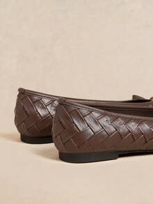 Rosivie 舒适简约圆头杏色女式平底鞋 - 咖啡棕 - 查看 10