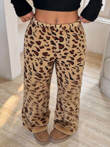 SHEIN Tween Girl Print Elastic Waist Fluffy Loose Pants, Autumn/Winter Mommy And Me Matching Outfits(2 Pieces Are Sold Separately)