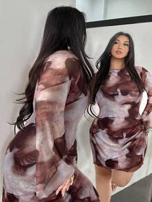 SHEIN Privé 大尺碼女款巧克力棕色紮染漸層印花露背喇叭袖迷你網紗透視洋裝，秋季優雅度假海灘休閒風 - 彩色 - 查看 3