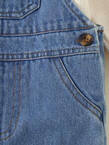 SHEIN 2 pièces/Set Pantalon salopette en jean bleu clair à la mode pour bébés garçons/unisexe avec poches et T-shirt à manches longues blanc, convient pour le printemps, l'automne, le style casual