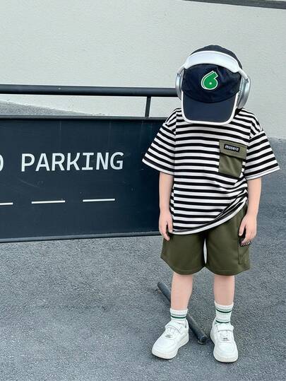 SHEIN 2件/套年轻男童舒适透气平价日常宽松条纹短袖T恤休闲酷炫工作服短裤两件套，适合春夏季节，适合日常，适合运动，适合校园，适合聚会，适合节日，适合演出，适合摄影