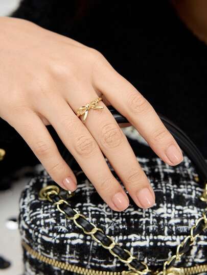 SHEIN MOD 优雅的金色蝴蝶结爱心戒指，可爱精致的蝴蝶结承诺可堆叠戒指，适合女士，适合婚礼订婚派对日常佩戴，生日周年纪念日情人节珠宝礼物，适合送给她、妈妈、母亲、母亲节、礼物