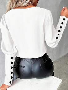 Xyvia 女式拼布 V 领灯笼袖衬衫 - 黑與白 - 查看 2