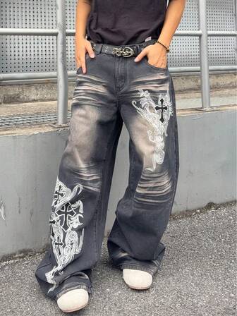 Jeans larghi e morbidi da uomo con motivo ricamato lavato