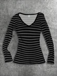 SHEIN Tween Girl Black & Gray Striped V-Neck Long Sleeve T-Shirt, Suitable For Halloween, Goth, Punk, Y2K Style, Streetwear, Vintage, Back To School, Retro, Casual, Autumn & Winter, Hip-Hop, Aesthetic Style Tight Tops Black And White Tops For Not Cropped Tight Fitted Tops Long Sleeve Tops Tight Shirts - Black - View 1