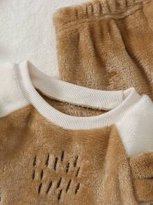 2 Piece Sets Infant & Baby BoyBear Embroidered Flannel Pajama Set, Long Sleeve Top And Pants, Plush Ear Design, Cozy, Soft And Warm For Autumn/Winter Toddler 2 Piece Winter Fur Clothing