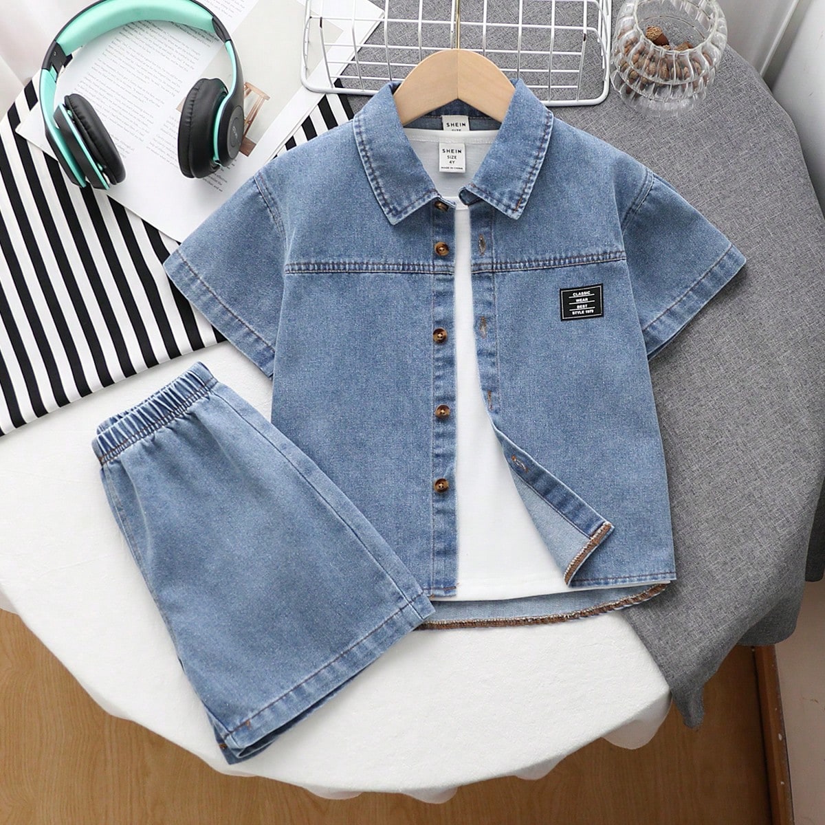 Piezas Camisa vaquera de diseño holgado de estilo retro americano de moda coreana para niño + Camiseta de manga corta blanca pura + Pantalones corto