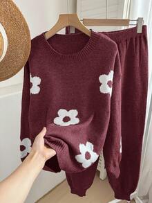 SHEIN LUNE 2件套女士钩针花朵套头毛衣和裤子套装，保暖舒适 - 酒紅色 - 查看 4