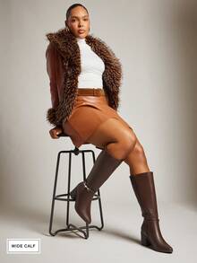 SHUZIA #宽筒女式水钻马衔扣装饰尖头粗跟纯素皮革棕色过膝长靴 – 优雅马术风格，秋冬舒适之选。 - 棕色 - 查看 1