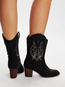 Styleloop Botas occidentales de mujer con puntera puntiaguda, tacón grueso, negras, caladas y bordadas, de media pantorrilla, de estilo retro americano, bohemio, adecuadas para viajes, vacaciones, festivales de música, fiestas, Navidad, Halloween - Negro - Ver 7