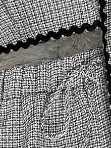 GlowEve 3件套秋季新款通勤学院风优雅休闲返校简约办公撞色梭织面料拼接荷叶边短袖长款开衫+超短吊带背心+直筒短裤女装 - 黑與白 - 查看 3