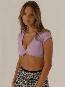 Aralina 女士纯色深V领扭结露脐短袖运动T恤 - 紫丁香色 - 查看 4