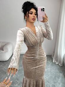 SHEIN Elenzya Đầm midi ôm sát cổ chữ V, tay dài, chất nhung dệt kim, thiết kế ngọc trai bong bóng xếp nếp thanh lịch dành cho nữ - Màu Khaki - Xem 5