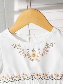 SHEIN 女婴幼儿0-3岁优雅度假泡泡袖蓝白连衣裙，春夏款 - 黃色 - 查看 5