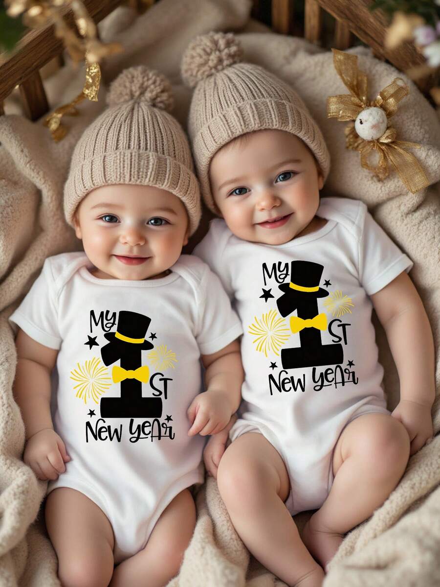 SHEIN Playful Pals Bộ đồ liền thân thoải mái cho bé trai, thích hợp cho không khí năm mới, bao gồm mũ, số 1, pháo hoa, ngôi sao năm cánh, vương miện, khẩu hiệu chữ cái và họa tiết in, phù hợp với mọi dịp. - trắng - Xem 1