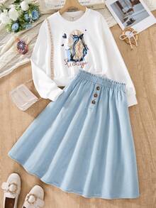 SHEIN 少女两件套：女童休闲长袖圆领印花卫衣搭配松紧腰纽扣半身裙，适合春秋季节穿着，日常百搭。绿色半身裙，白色卫衣。 - 藍色 - 查看 1