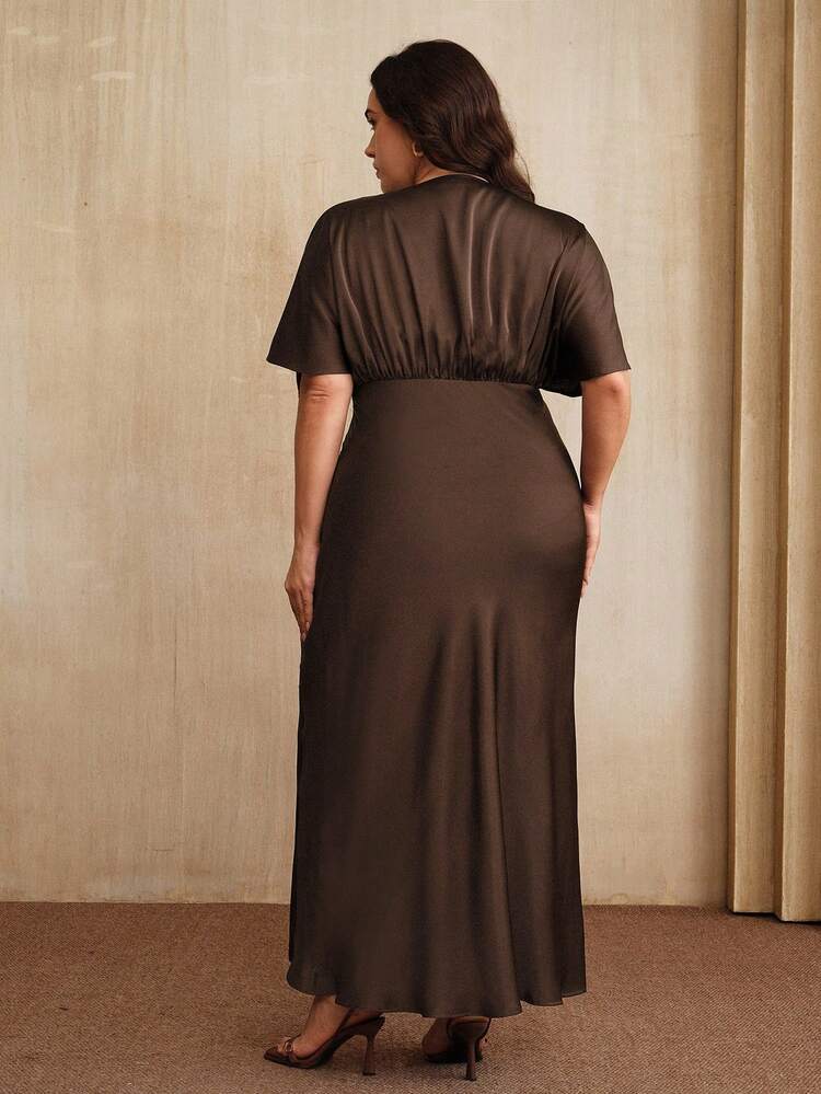 Nuevo vestido midi ajustado de talle alto con cuello en V y hombros fruncidos, en color marrón, adecuado para invitados de boda, otoño, verano, elegante, chic, casual