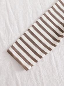 SHEIN 2 件套男婴休闲条纹长袖 T 恤和灯芯绒连体裤套装，时尚百搭，适合日常穿着，适合秋冬季幼儿穿着舒适 - 咖啡棕 - 查看 4