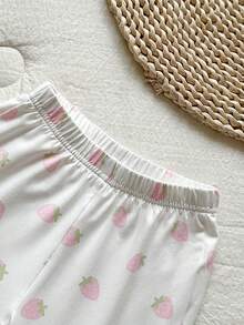 Vintaside Kids 女童春秋季圆领长袖清新时尚简约连帽衫搭配休闲简约草莓印花长裤套装，适合温和天气外出、露营或日常休闲穿着。 - 粉色 - 查看 4