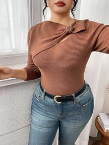 Modelyn كنزة صوفية أنيقة للنساء بمقاس كبير، لون موحد، مزينة بزهور ثلاثية الأبعاد، ياقة غير متماثلة، أكمام طويلة، ضيقة، مناسبة للخريف والشتاء - بني - مشاهدة 3