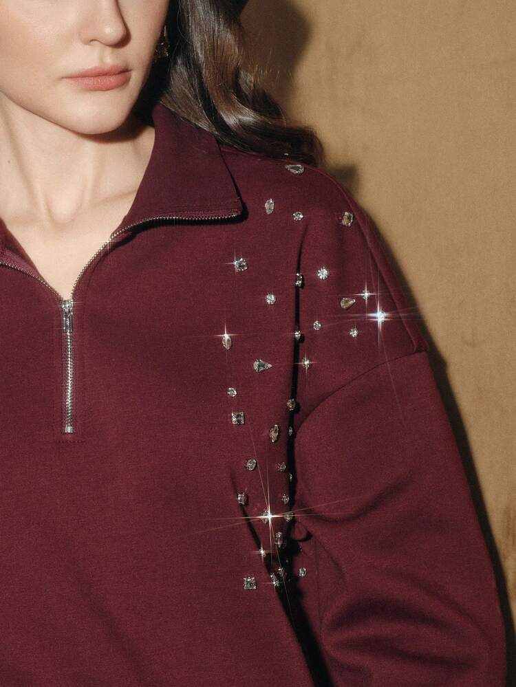 Modischer burgunderroter Oversized Damen Sweatshirt mit Nieten-Design, thermisch gefüttert, geeignet für Herbst, Festivals, Frühling