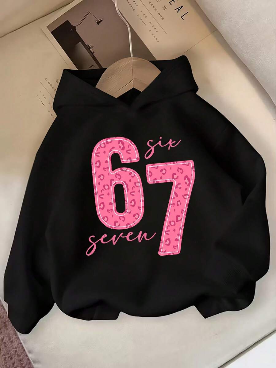 SHEIN 少女简约数字67图案休闲舒适黑色卫衣,适合冬季日常穿着、外出,秋冬季舒适百搭,时尚保暖卫衣 - 黑色 - 查看 1